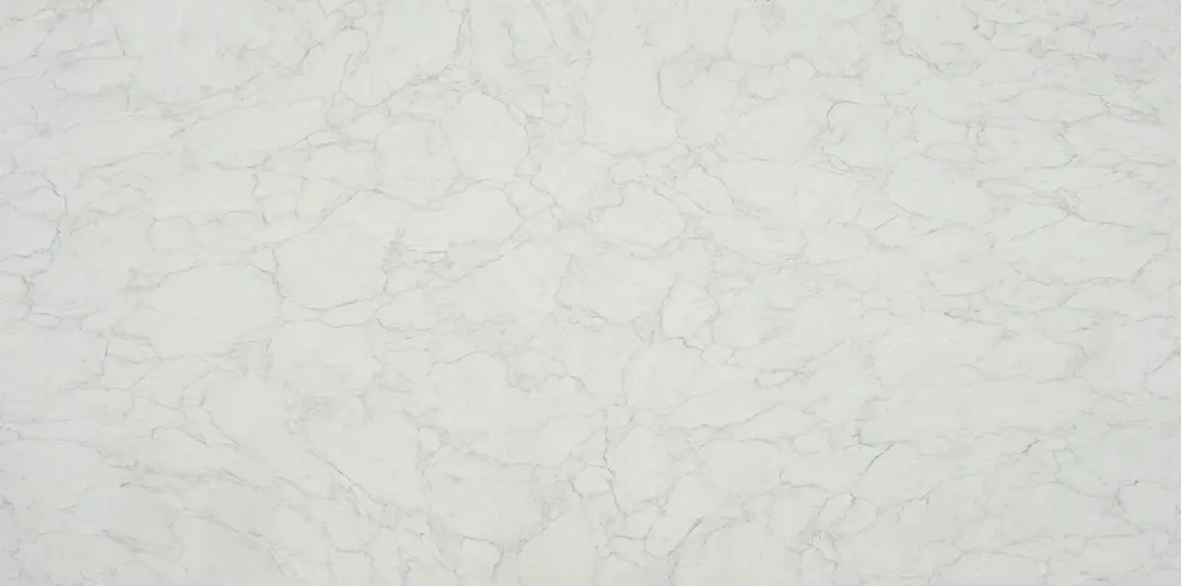 Carrara Rete quartz slab: a fine, even web of grey veins across white